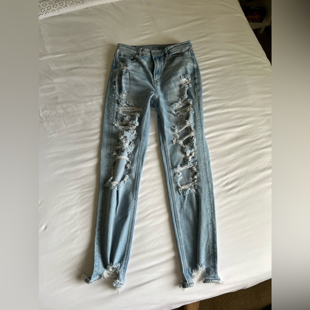 American eagle 6 long distressed boyfriend jeans